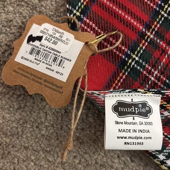 Holiday table Runner - mud pie - Picture 2 of 7